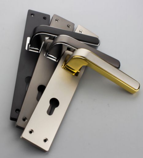 Minimalist door handle